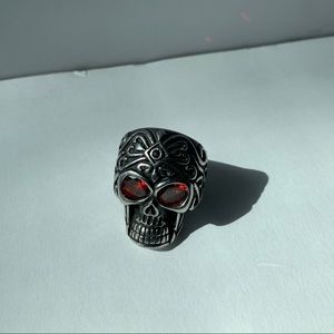 Large men’s stainless steel skull ring
